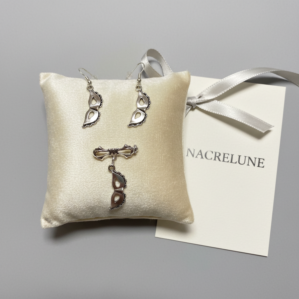 Elegant ivory velvet