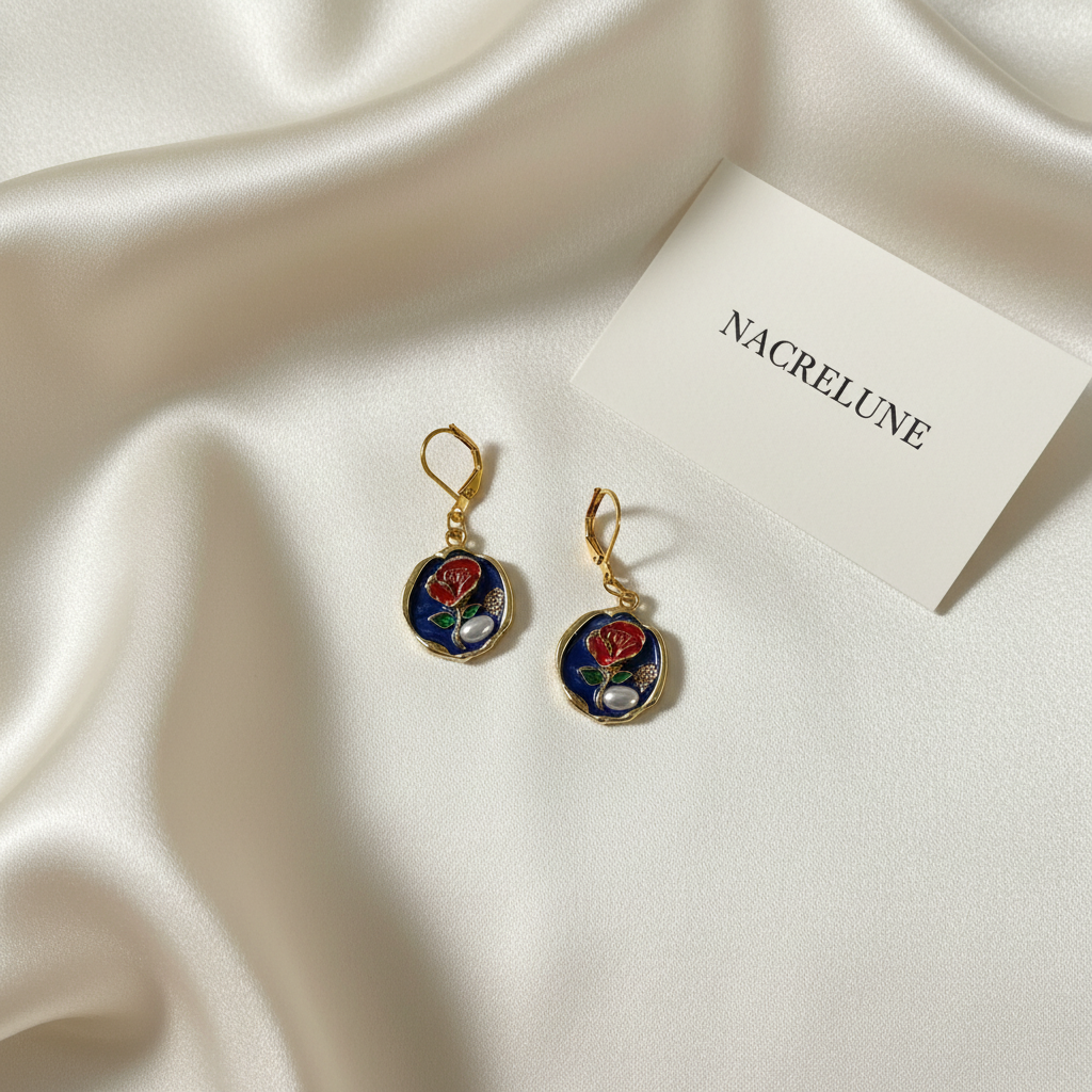 Boucles d'oreille en émail décoré nacrelune.com boucles d'oreille