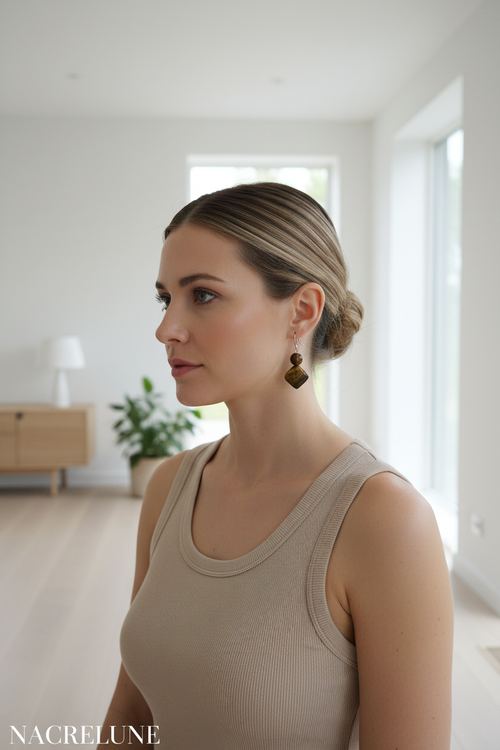 Boucles d'oreille Œil de Tigre – Pierre Naturelle | NACRELUNE nacrelune.com boucles d'oreille