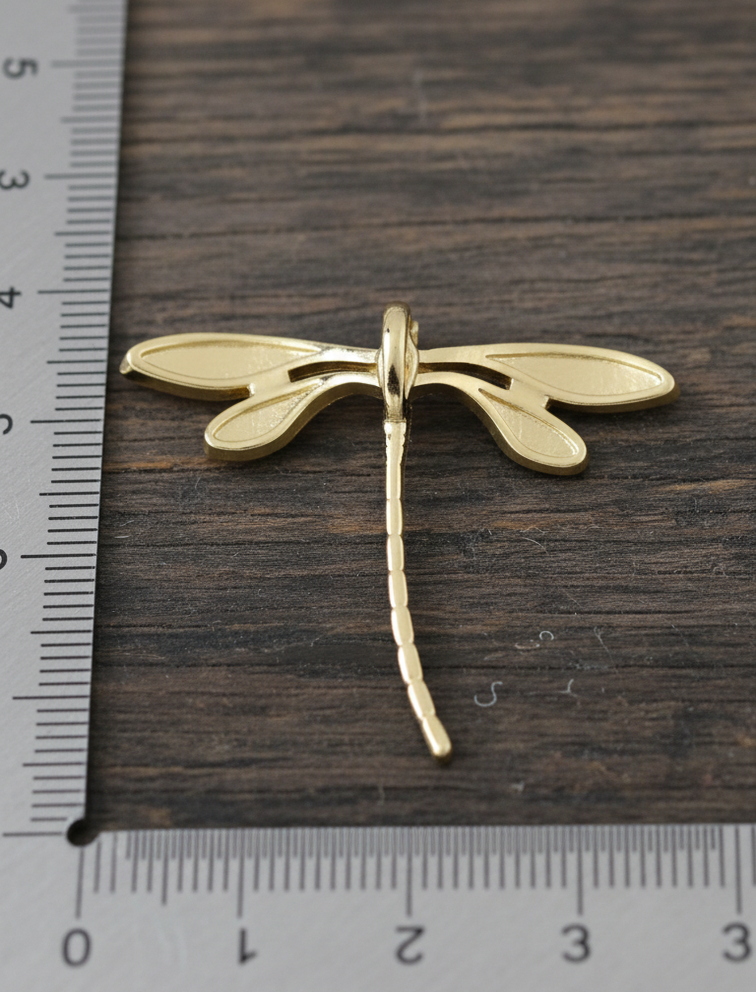 Pendentif Libellule Plaqué Or 18K – Laiton Sans Cadmium | NACRELUNE