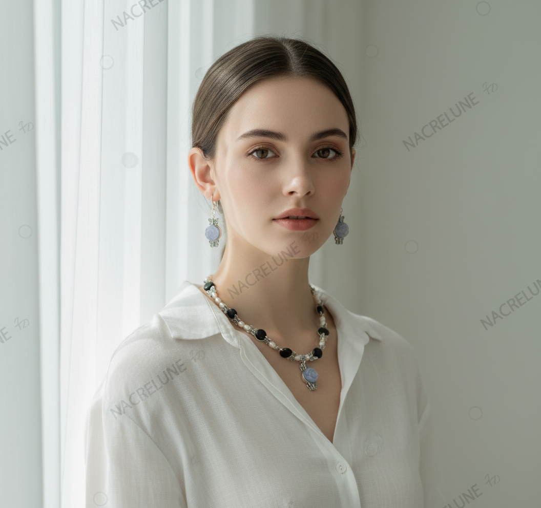 parure en perles d'obsidienne et fleurs sculptées en oeil de chat avec perles de culture nacrelune.com parure