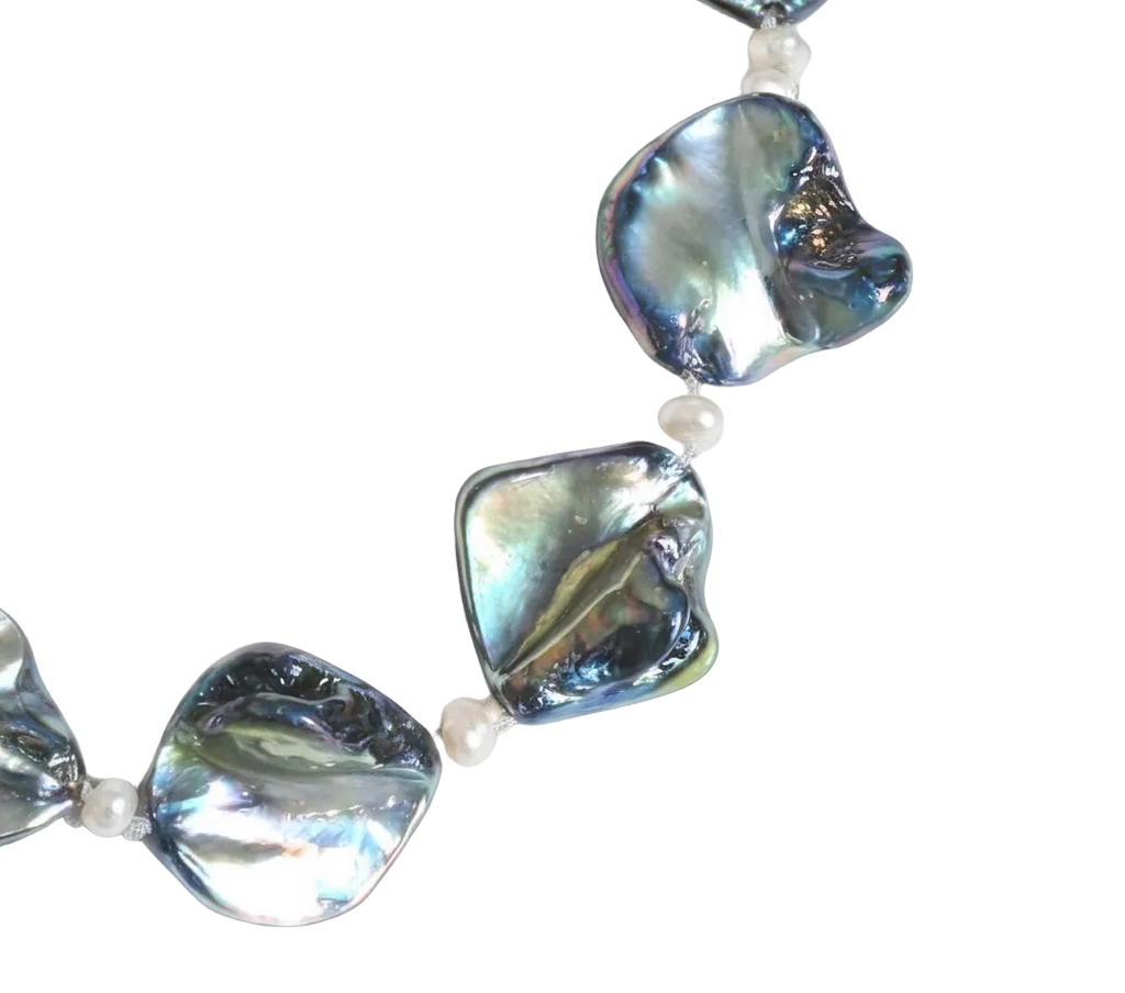 Collier en perles de nacre métallisé et petites perles fines nacrelune.com collier