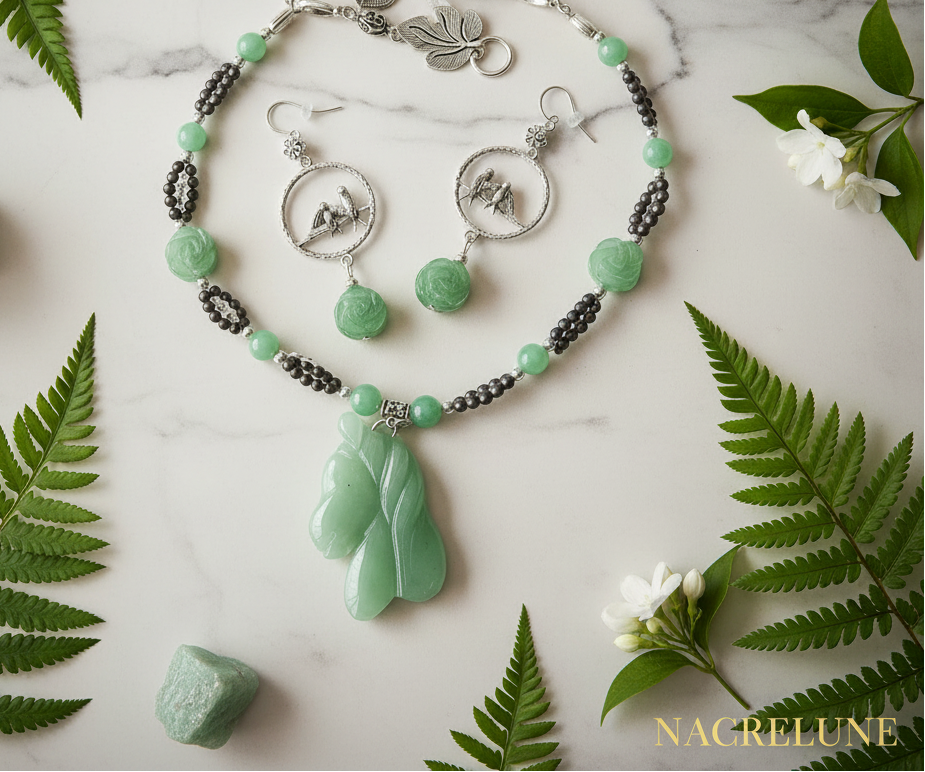Parure en perles d' aventurine véritables sculptées en forme de fleurs et cheval nacrelune.com parure