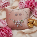 Parure en strass rose en forme de fleurs nacrelune.com parure