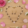 Parure petits rubis polis véritables avec perles de culture et quartz rose sculpté nacrelune.com parure