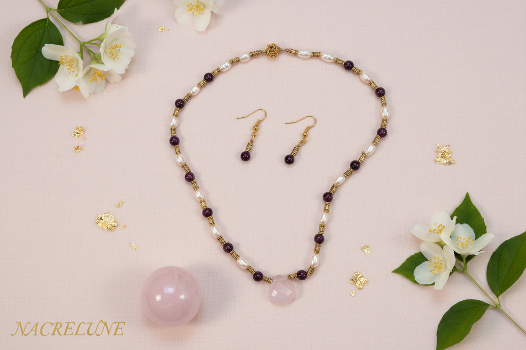 Parure petits rubis polis véritables avec perles de culture et quartz rose sculpté nacrelune.com parure