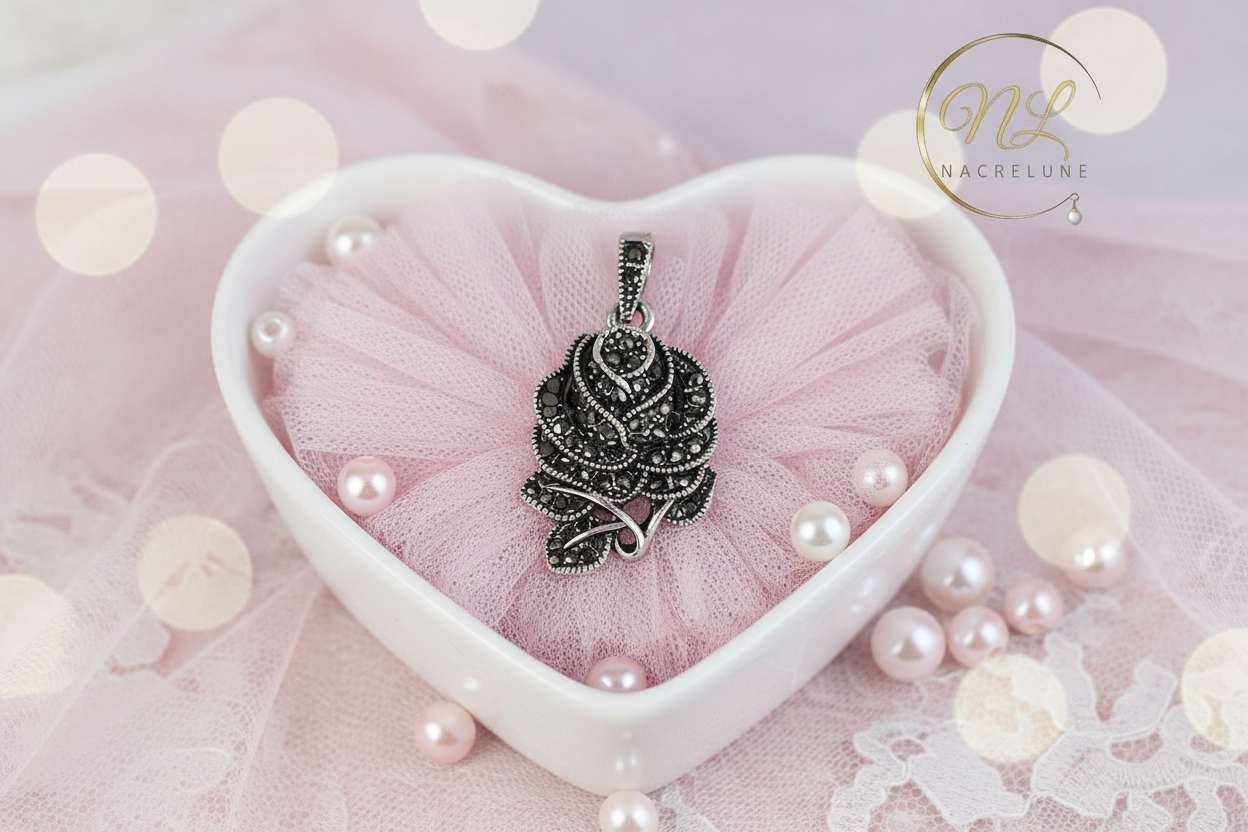 Pendentif argent et marcassites en forme de rose nacrelune.com pendentif