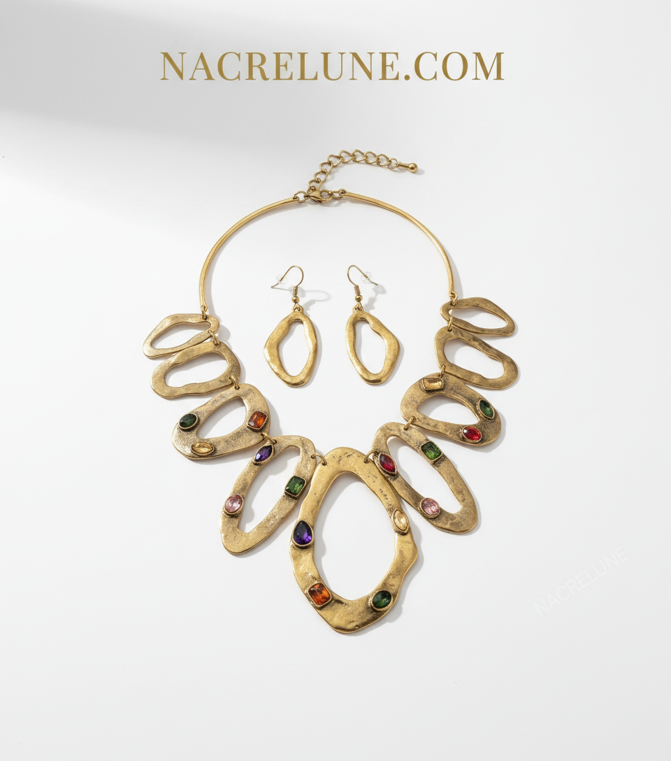 Parure en métal martelé doré et zirconias multicolores nacrelune.com parure