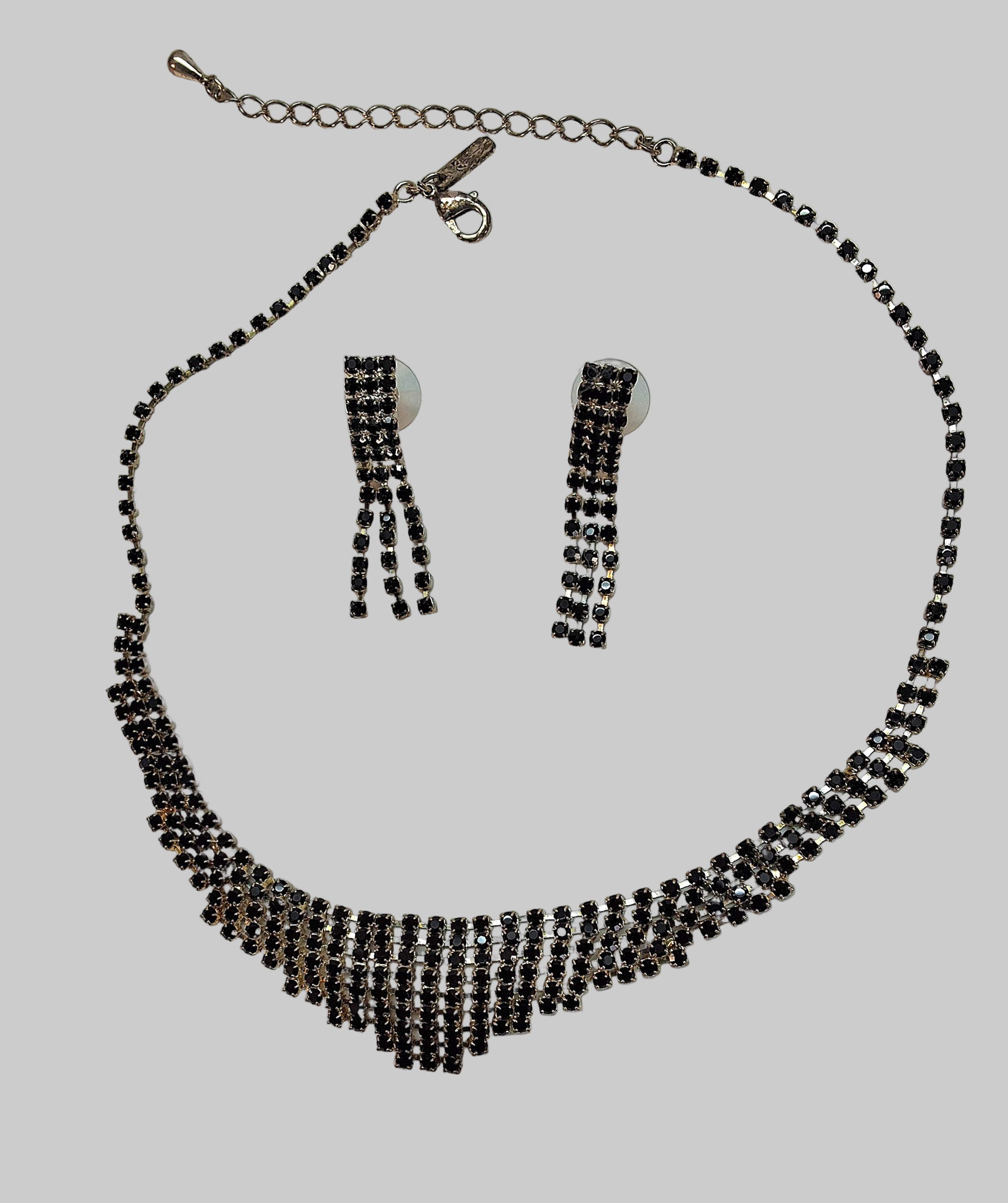 Parure en strass noirs nacrelune.com parure