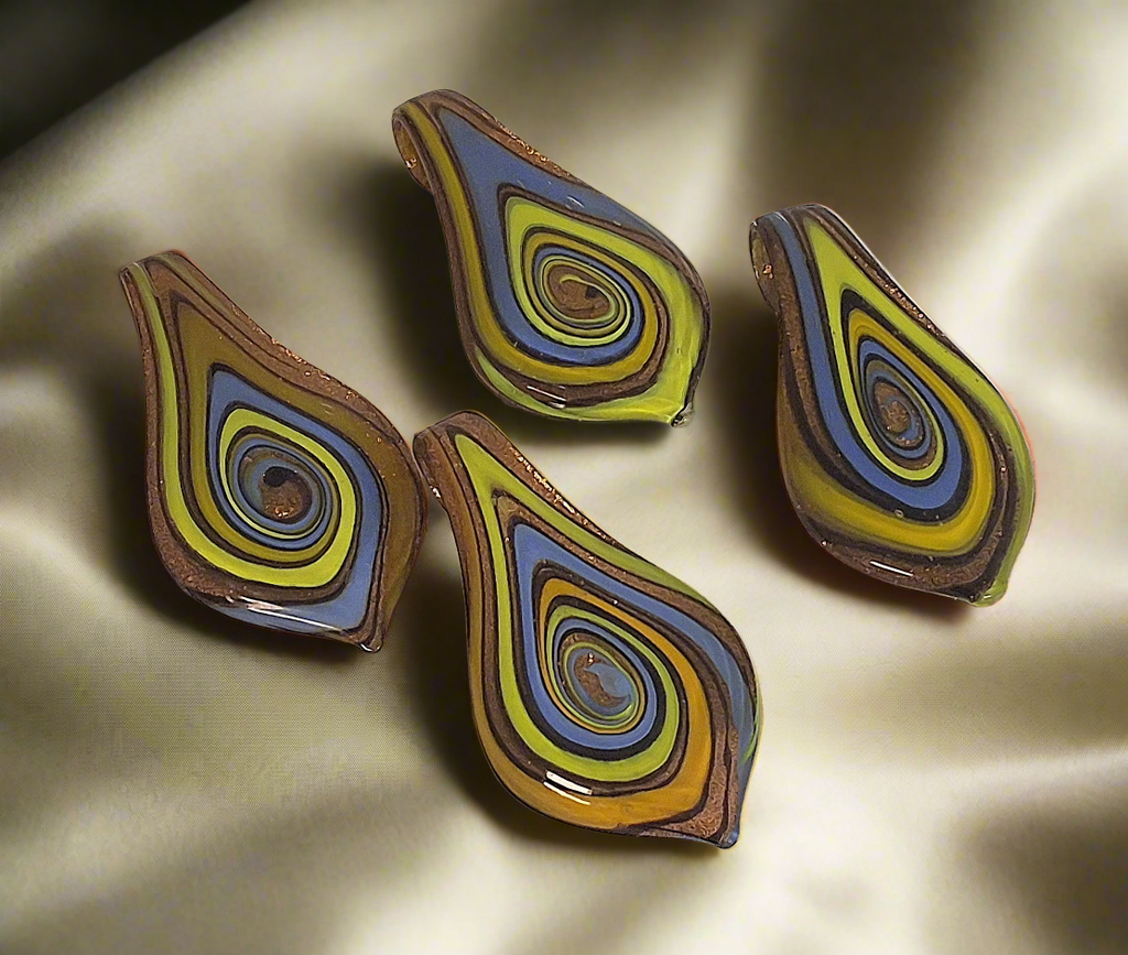Pendentif en verre artistique coloré nacrelune.com pendentif