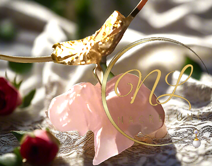 Collier doré fantaisie rigide avec éléphant sculpté en quartz rose