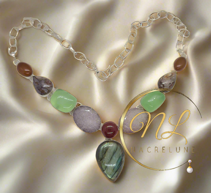 Collier en argent et pierres fines