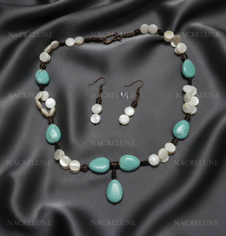 parure en perles pastilles de nacre et perles en turquoise NACRELUNE parure