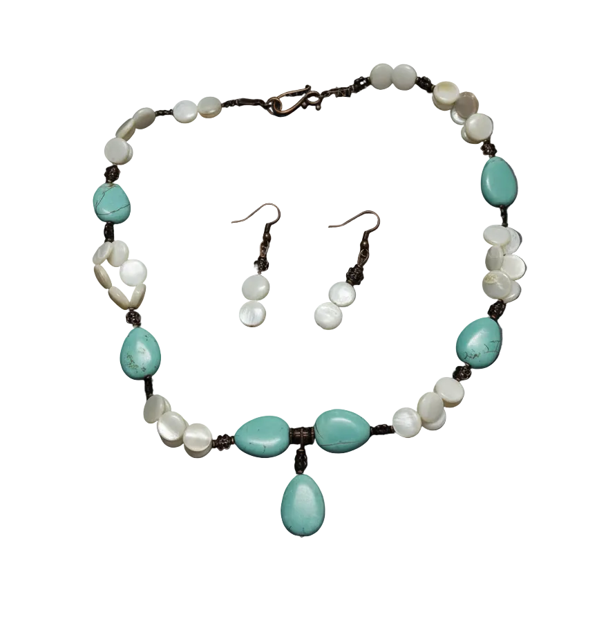 parure en perles pastilles de nacre et perles en turquoise nacrelune.com parure