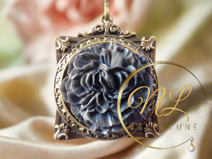 Pendentif cadre avec fleur, noir