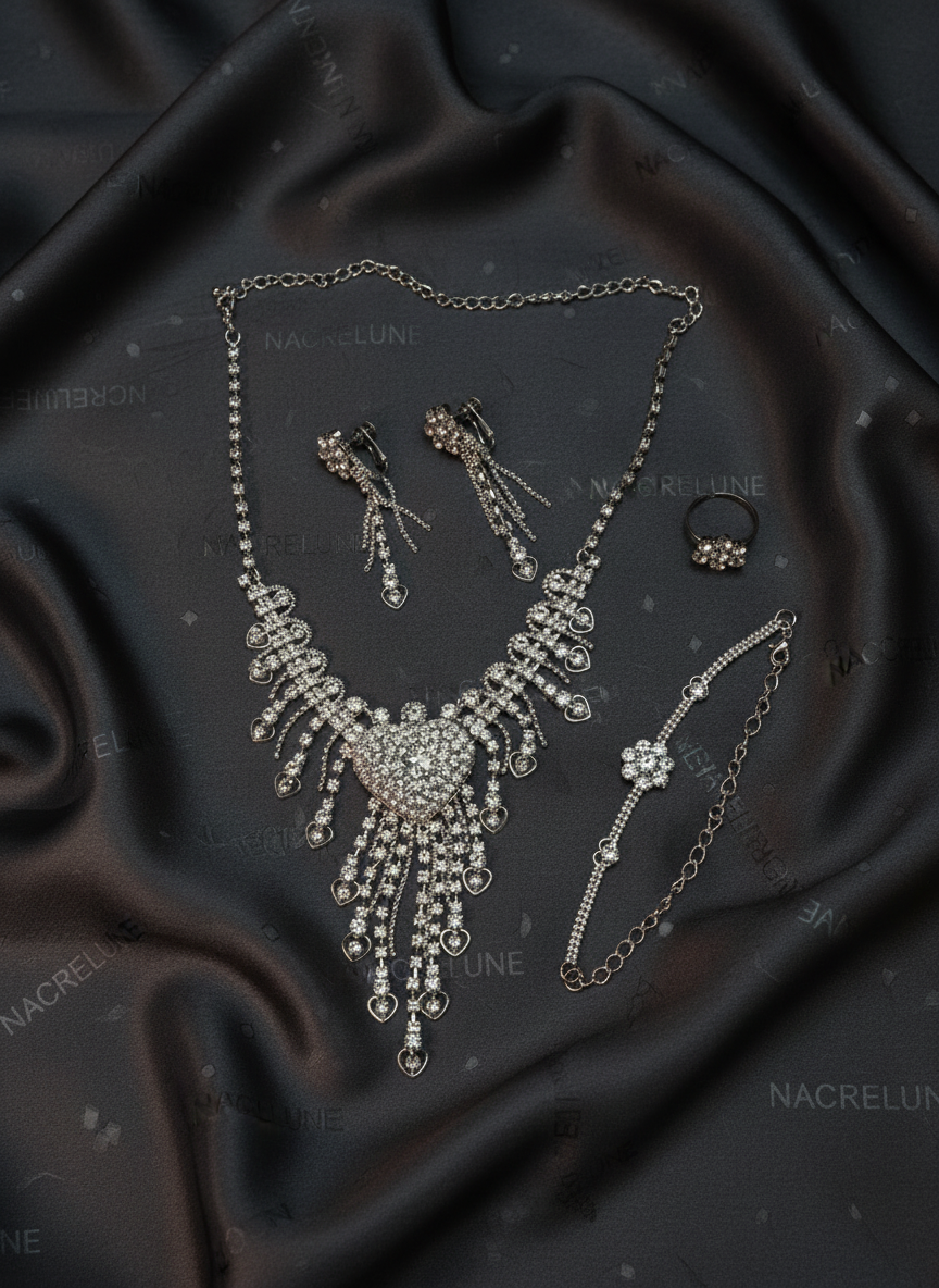 Parure strass complète coeur nacrelune.com parure