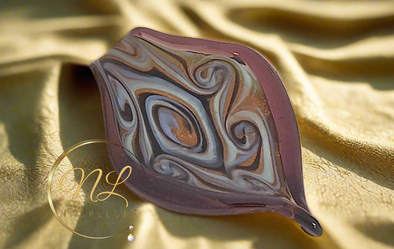 Pendentif en verre artistique en forme de feuille Mauve nacrelune.com pendentif