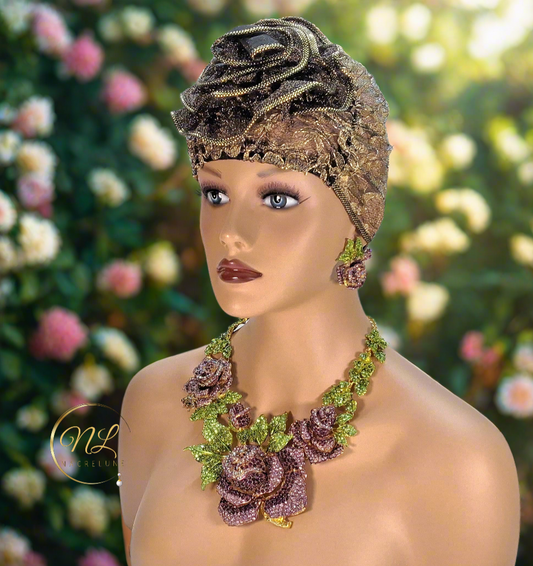 Grande parure en strass représentant des roses mauves