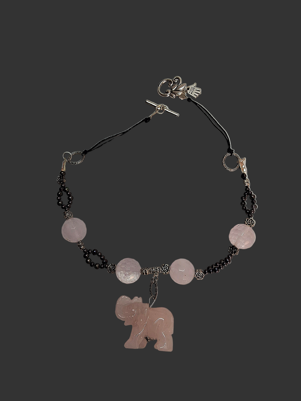 Collier en perles et elephant sculpté en quartz rose véritable nacrelune.com collier