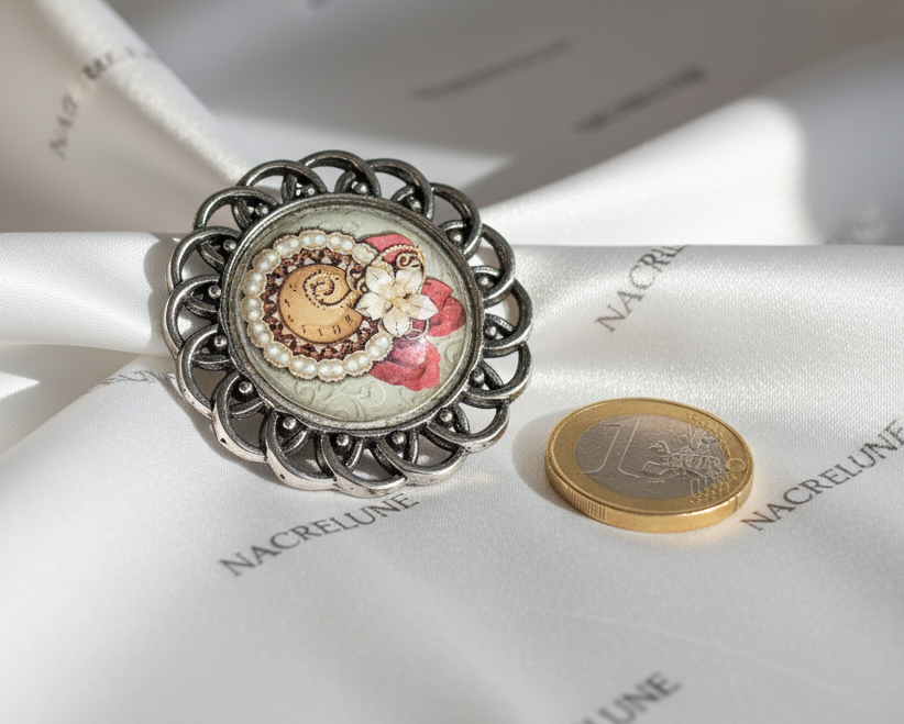 Broche camée de style steampunk NACRELUNE broche