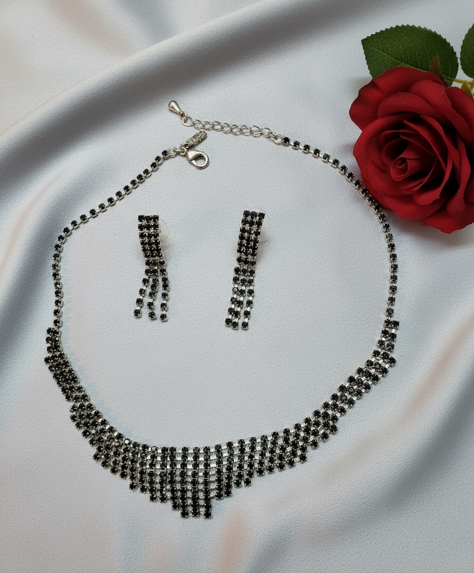 Parure en strass noirs nacrelune.com parure