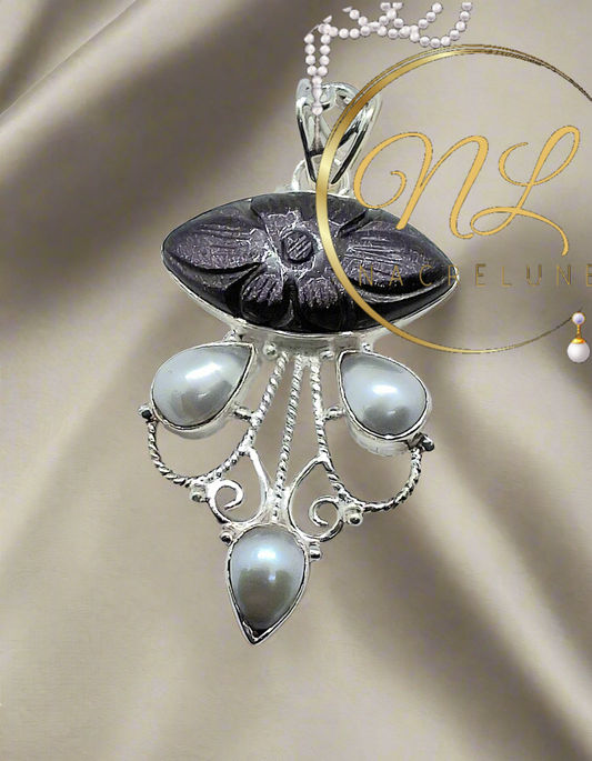 Pendentif argent 925 et pierre de soleil sculptée
