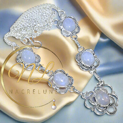 Collier en argent avec pierres de lune