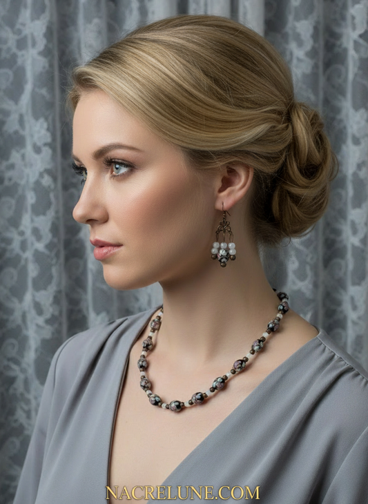 Parure en perles de verre fleuries Mauve NACRELUNE parure