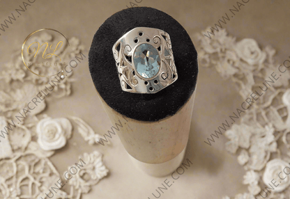 Bague en argent 925 avec topaze bleue taillée