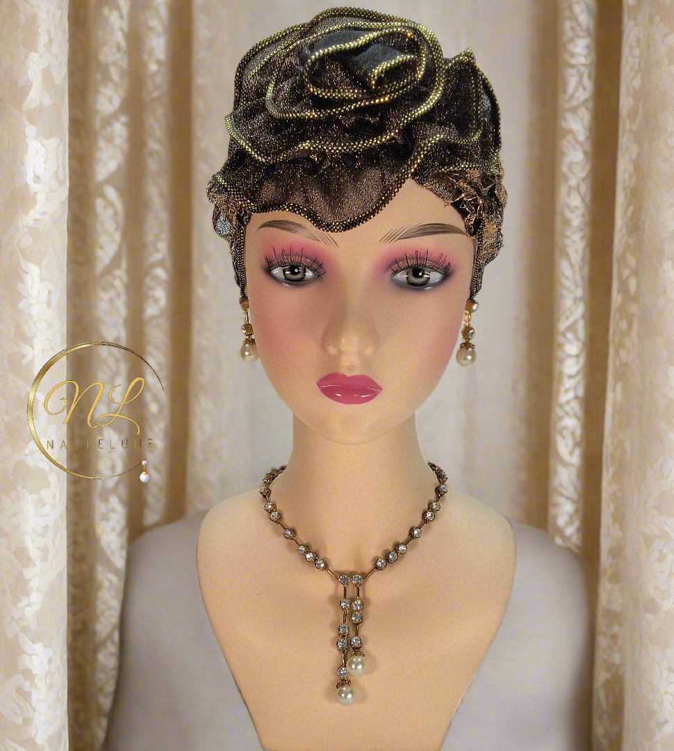 Parure dorée avec grandes perles fantaisie et strass
