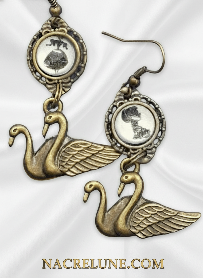 Boucles d’oreille cygnes avec camée nacrelune.com boucles d'oreille