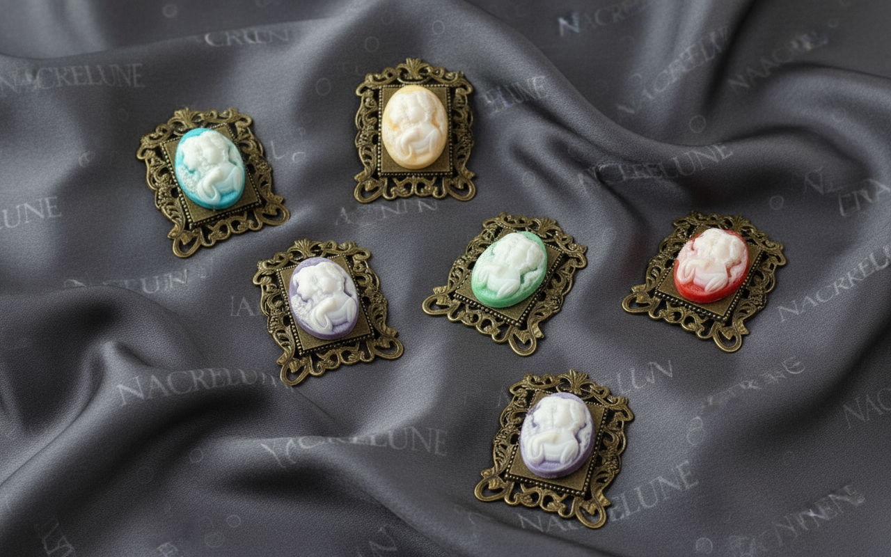 Pendentif camée en résine représentant 2 jeunes filles, choisissez votre couleur nacrelune.com pendentif