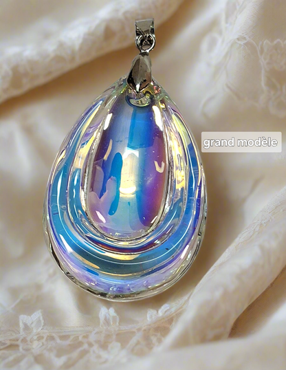 Pendentif en verre coloré
