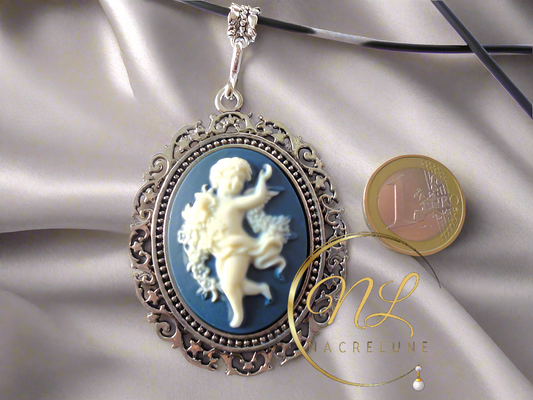 Grand pendentif camée en resine avec ange blanc
