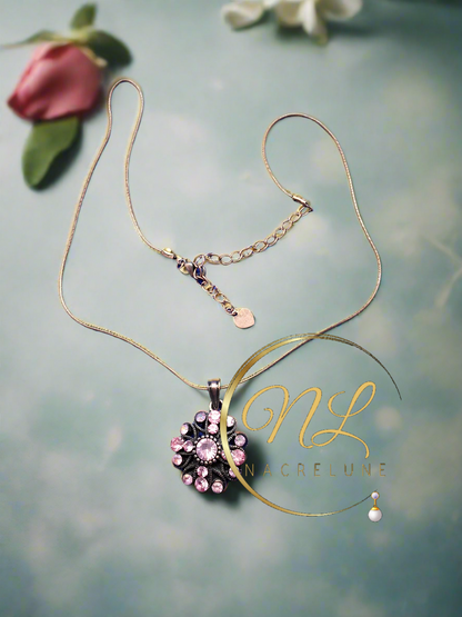 Pendentif en strass rose