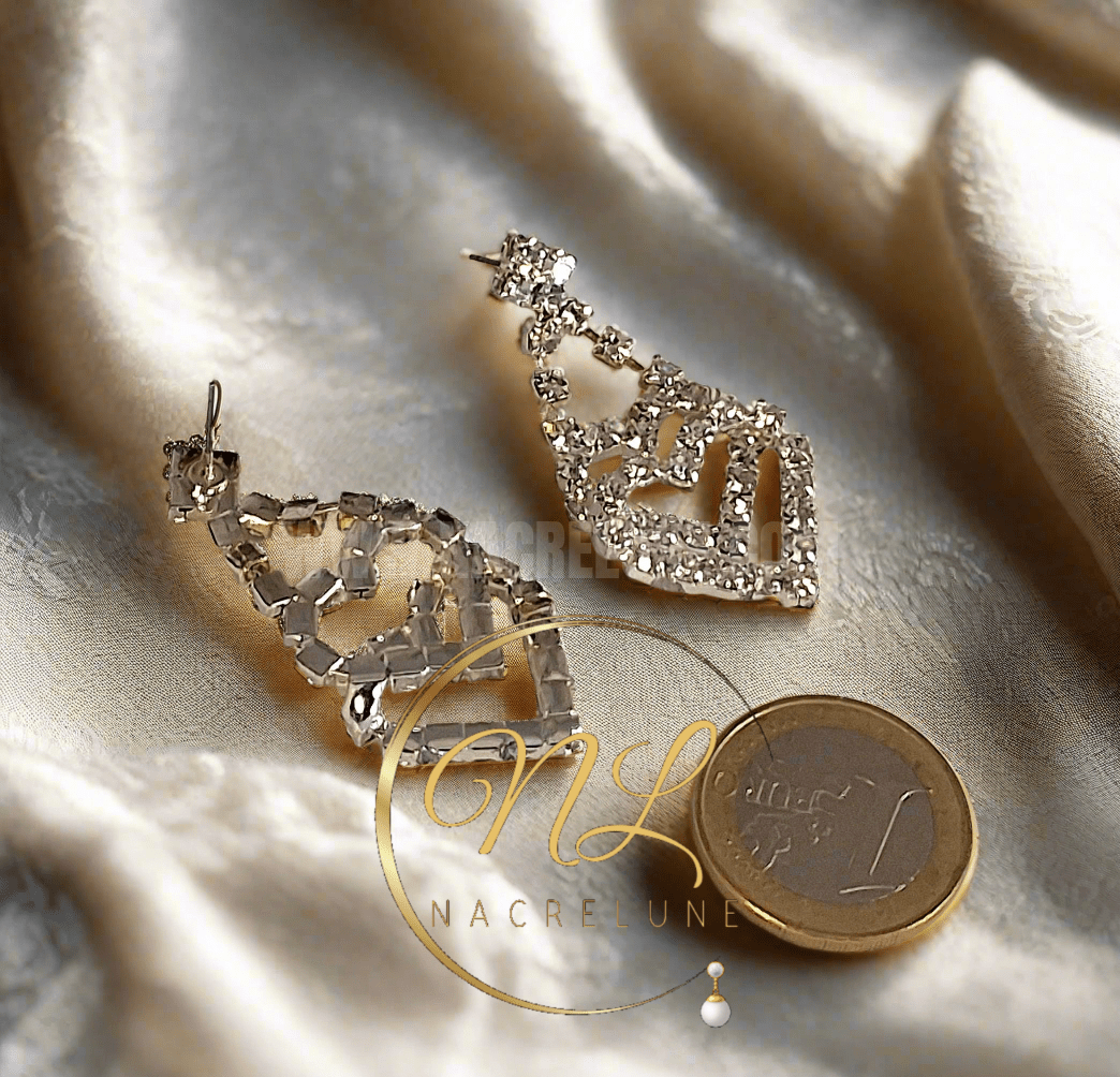 longues boucles en strass