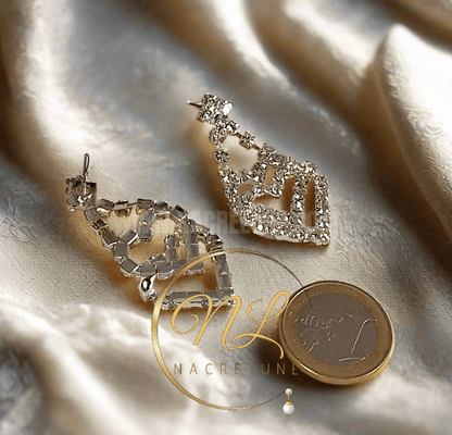 longues boucles en strass