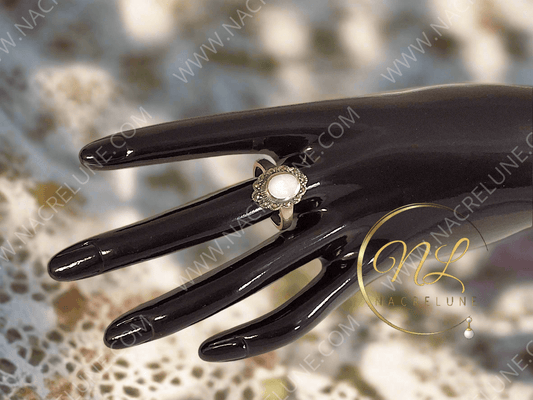 Bague en argent véritable avec marcassites et cabochon de nacre naturelle
