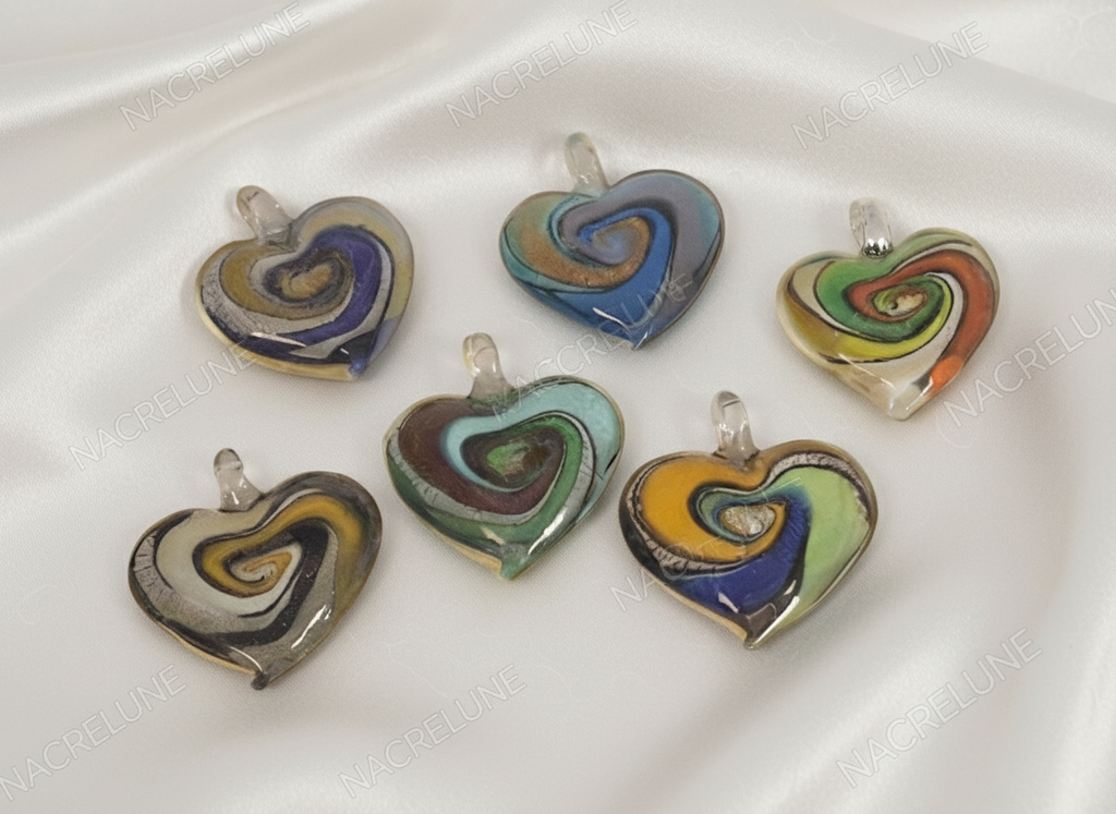 Pendentif coeur en verre multicolore nacrelune.com pendentif