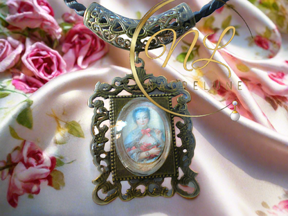 Petit pendentif camée style Versailles