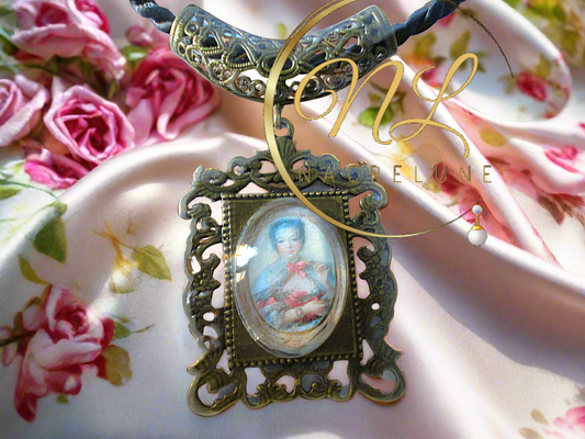 Petit pendentif camée style Versailles