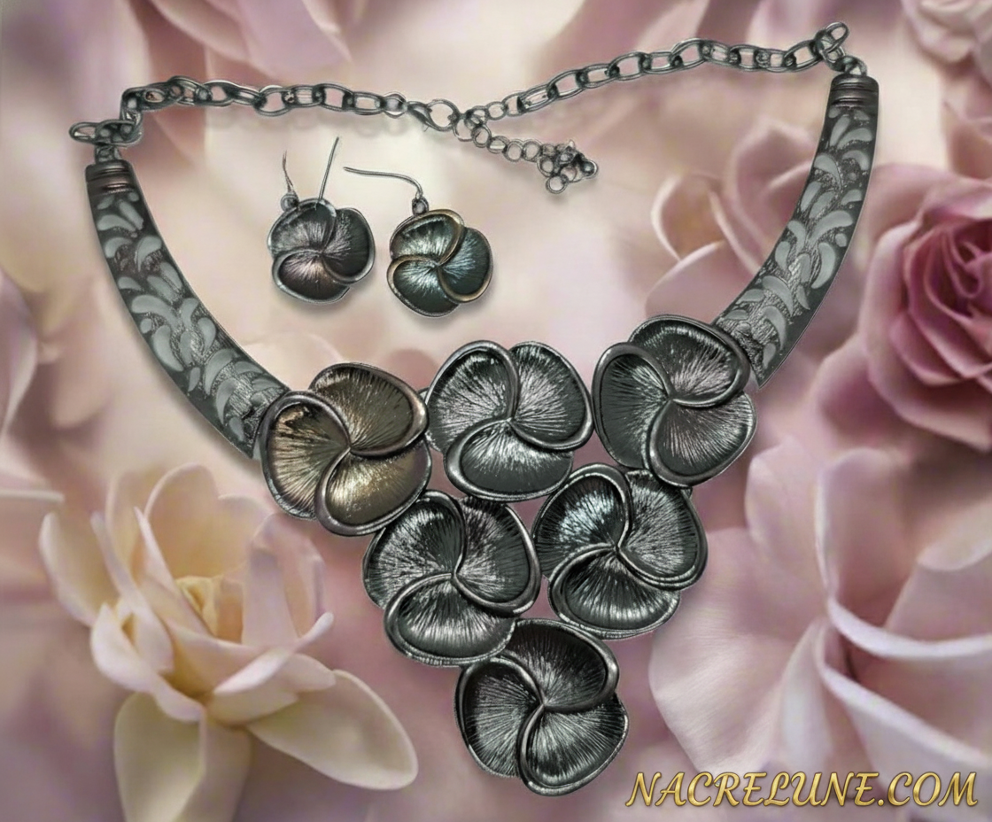 Parure fantaisie en métal en forme de fleurs nacrelune.com parure