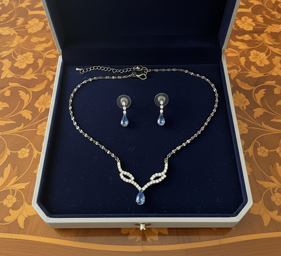 🎃👑Petite parure en strass avec pierre bleue NACRELUNE parure