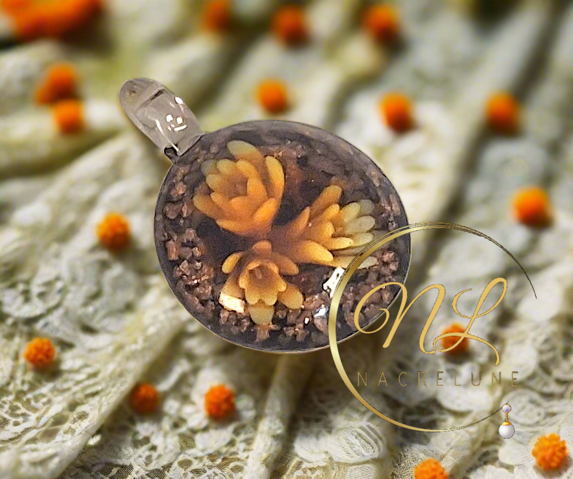 Pendentif en verre fleuri Orange nacrelune.com pendentif