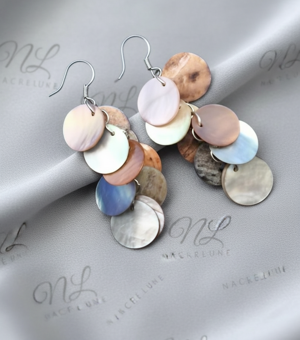Boucles d’oreille en pastilles de nacre nacrelune.com boucles d'oreille