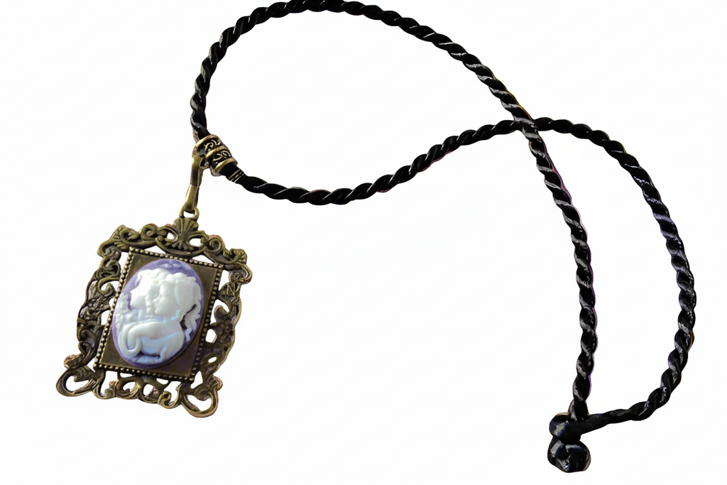 Pendentif camée en résine représentant 2 jeunes filles, choisissez votre couleur nacrelune.com pendentif