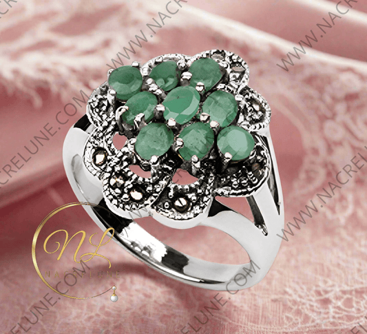 Bague en argent véritable et marcassites avec émeraudes vraies