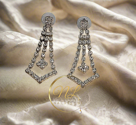 Longues boucles en strass