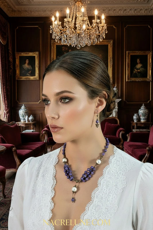 Parure en perles de jades mauves et perles de nacre NACRELUNE parure