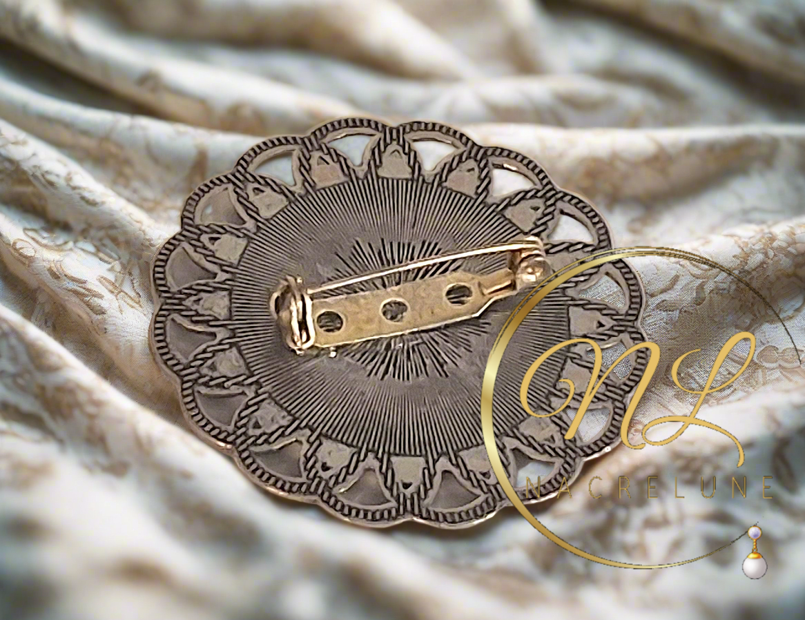 Broche camée de style steampunk